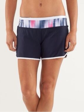 Lululemon Ladies Turbo Run Short. Size 6. Deep Indigo Navy Blue White Inkblot